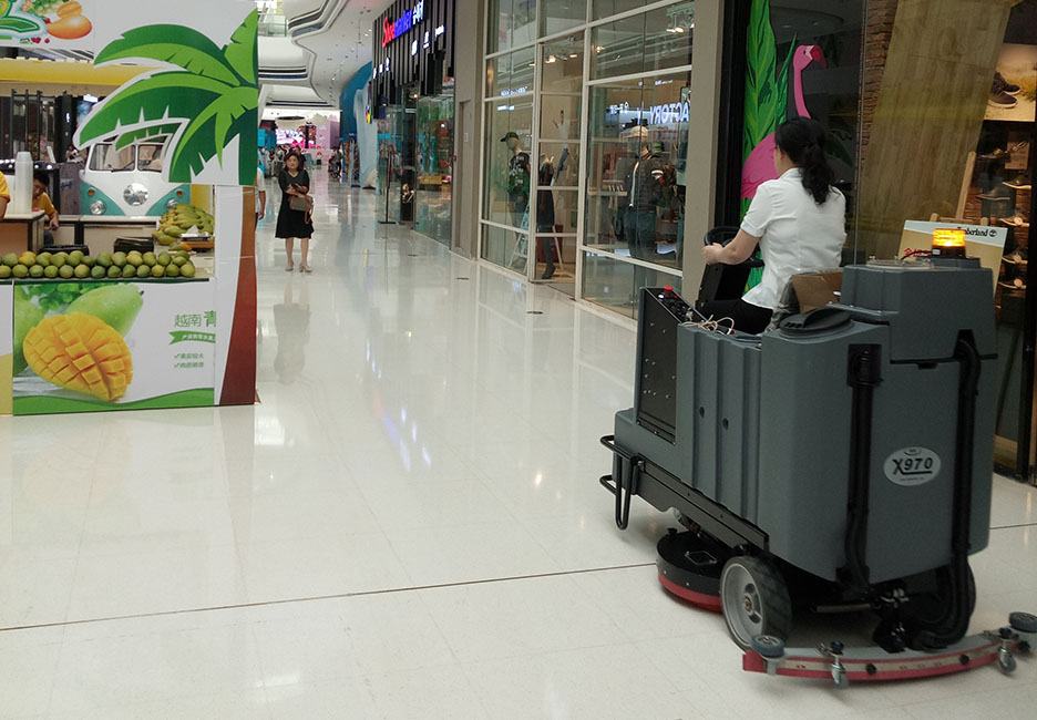 江西大型清潔設(shè)備多功能洗地機(jī)和電動(dòng)<a href=http://m.ooooyu.com target=_blank class=infotextkey>掃地車生產(chǎn)廠</a>
