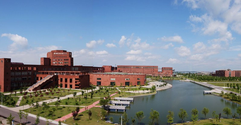江西師范大學(xué)旭潔洗地機客戶案例-<a href=http://m.ooooyu.com target=_blank class=infotextkey>洗地機生產(chǎn)廠</a>家